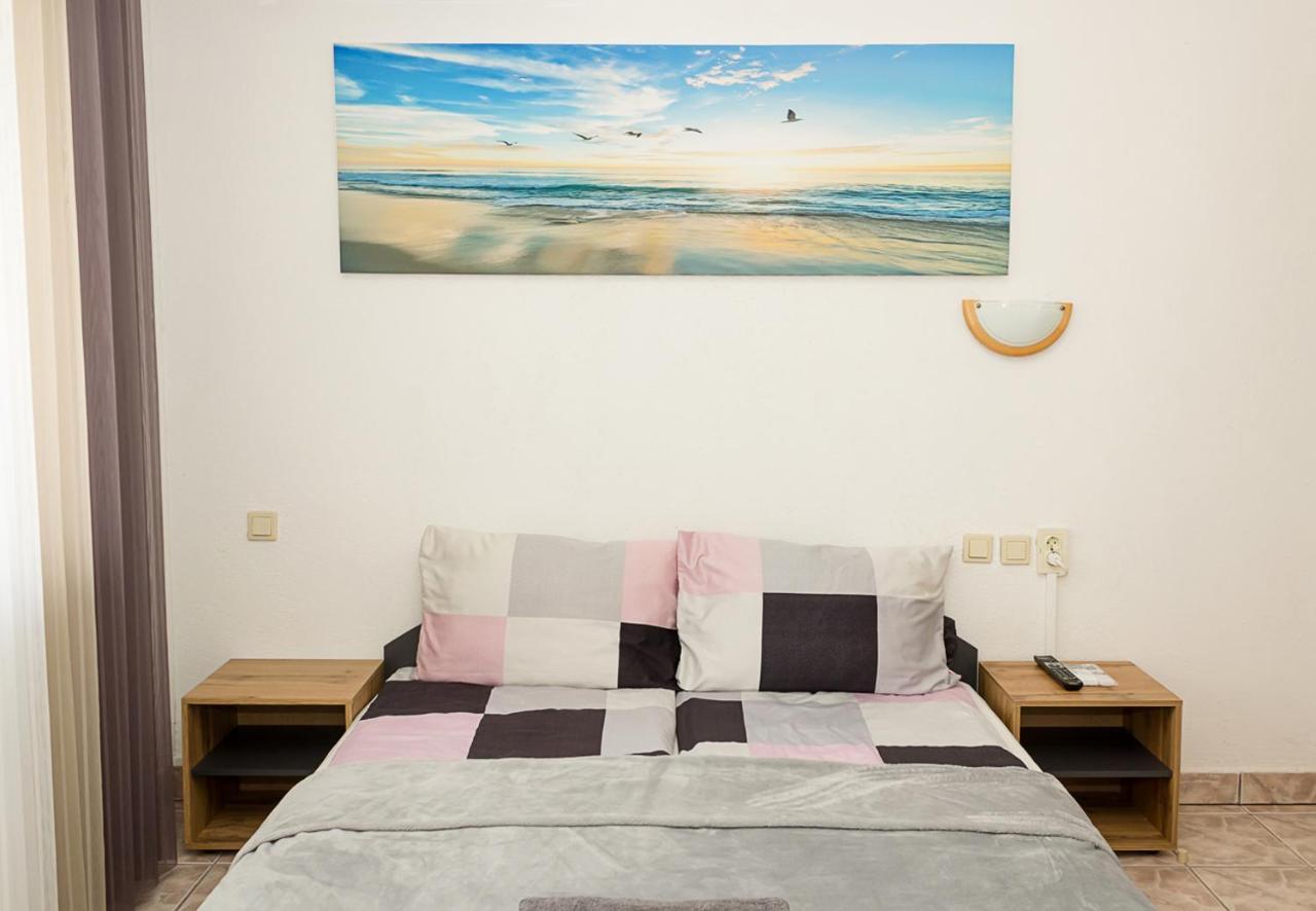 Appartamento Two Identical Designer 2Bd Flats With Sea View In Balchik By Flat Mаnager Esterno foto