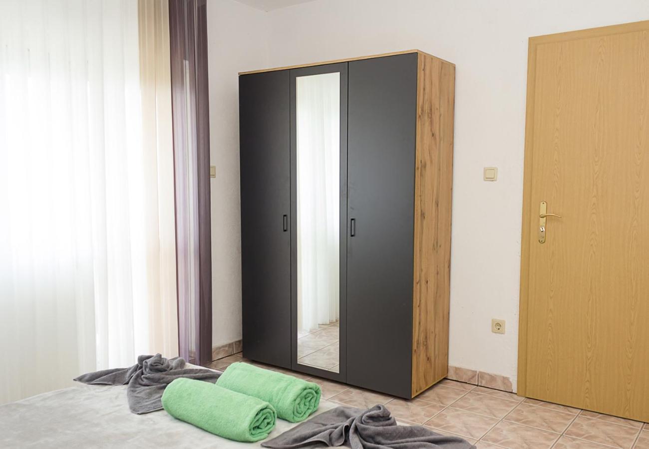 Appartamento Two Identical Designer 2Bd Flats With Sea View In Balchik By Flat Mаnager Esterno foto